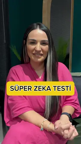Bu görsel zeka testini kolay çözmeniz için birkaç püf noktasına dikkat etmelisiniz. Öncelikle acele etmeyin. Saat ilerlese bile görüntüyü aceleyle taramak muhtemelen hatalara yol açacaktır. İkincisi, kalıplara odaklanın. Beynimiz doğal olarak kalıpları ve anormallikleri tanıyacak şekilde programlanmıştır, bu yüzden bunu kendi avantajınıza kullanmaya çalışın. Kaç saniyede bulduğunuzu yorumlarda paylaşın! #PsikologRojinNazik #psikoloji #zekatesti 