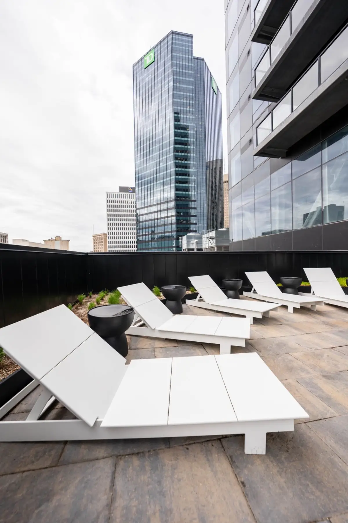 Today’s the perfect day to relax at our 2nd-floor patio! Bring a book, invite a friend, or simply enjoy the sunshine and beautiful views. Come and make the most of this lovely day at 300 Main!   . #300Main #Livingat300Main #DowntownWinnipeg #FindItDowntown