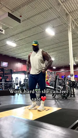 The biggest compliment is her being at peace whenever she’s around you🤌🏾 #creatorsearchinsights #shortsformen #gymfits #protection #gym #Lifestyle #fypage #fypシ゚viral 
