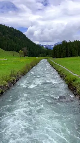 . . ‎‏ Rosenlaui Glacier Switzerland🇨🇭 . ‎ نهر روزنلاوي انترلاكن سويسرا . . . . . . . . ‎‏ #Interlaken #switzerland #europe #travel #fyp  #travelzaz #trending #explore #4u #foryou #viral #swiss #saudiarabia  ‎#عيد_سعيد #السعودية #سويسرا #اوروبا #سياحة #ترند #اكسبلور