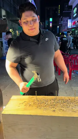 #망치왕#못박기배틀#못박기게임#hammerking 제발 성감대 좀 그만 쳐라  테이블을 두달을 못쓰네 나무만 치자 제발🙏