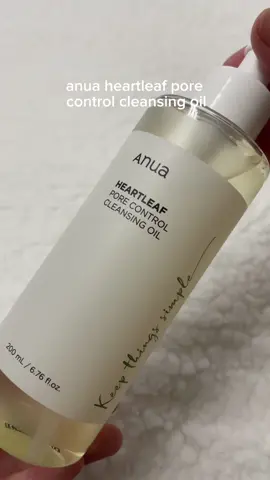 this literally melted away the makeup so fast! i would definitely pair this with the anua cleansing foam to double cleanse for waterproof makeup 🤍 anua heartleaf pore control cleansing oil @anua_us @Anua Store US #anua #anuacleansingoil #cleansingoil #porecontrol #makeupremoval  #acneproneskin #bestcleansingoil #kbeauty #koreancleansingoil #koreanskincare 