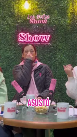 Y ustedes tienen un talento oculto así de random? 😂🩷 #podcast #podcastclips #girls #girlpower #migracion #comedia #chilenas #fyp #viral #parati #fypage 