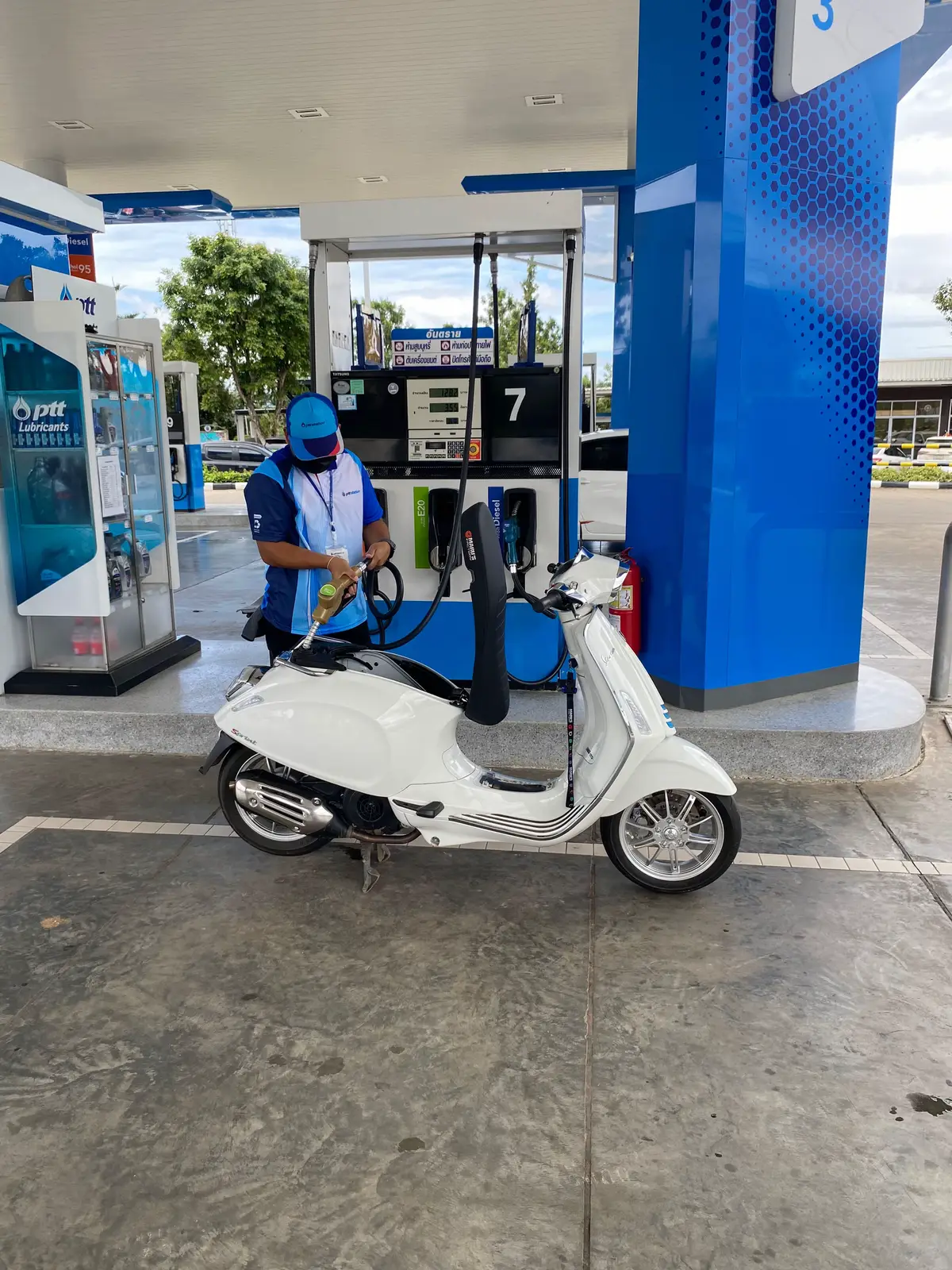 #เวสป้าดิว่ะ🛵  #fyp #ฟีดดดシ #ขาวกะทิ🥥 #แต่งสวยไม่แต่งแรง 