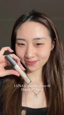 ✨ Transform Your Look with Luna Concealer! ✨ Watch as we reveal the magic of flawless skin! 🌟 From imperfections to perfection in just a few swipes. 👌✨ #LunaConcealer #BeforeAndAfter #FlawlessFinish #MakeupTransformation #BeautyMagic #KBeauty 