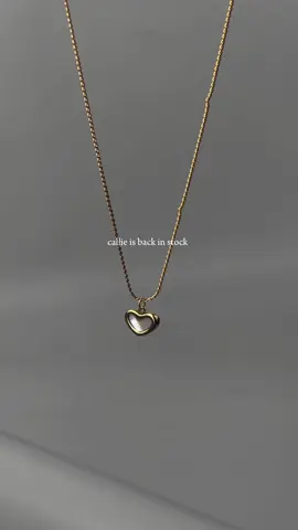 Shop our best selling necklace, callie ✨ SHOP NOW!! 🛒✨ #hbjewelry #budolfinds #budolfindsph #simplejewelry #goldplatedjewelry #hypoallergenic #nontarnishjewelry  #jewelry  #TikTokShopFashion #fashionfriday 