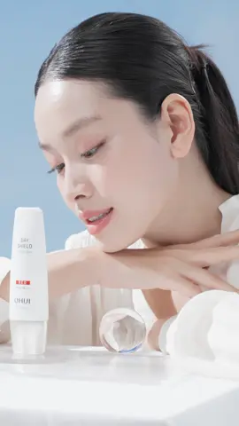 THÀNH PHẦN ĐỘC QUYỀN CHRYSIN PRO™ - BẢO VỆ DA TỐI ƯU - Chiết xuất Lựu Đỏ: Làm dịu da và giảm đỏ. - Chrysin Pro™: Chống tia UV mạnh mẽ hơn 93%. - Bảo vệ toàn diện: Khỏi tia UV, ánh sáng xanh, bụi bẩn suốt 16 giờ. Trải nghiệm làn da khỏe mạnh và rạng rỡ ngay hôm nay! #ohuivietnam #dayshield #kemchongnang