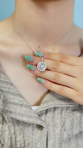 Suitable as a gifts for her😘 #jewelry #ring #lovering #moissanite #fyp #fashionjewelry #fashion #jewelrytiktok #engagementring #jewelrytiktokshop #moissanitering #weddingring #fashionhacksforgirl #princessring 