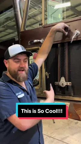 Chain Driven Window😱 #trucks #trucking #trucker #truckdriver #peterbilt #scania #kenworth #semi #largecarmafia #dodge #diesel #dieseltrucks  #dieselpower #dieselmechanic #diesellife #righttracksystem #stance #power #speed #trending #viral