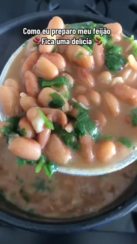 Como preparo meu feijão 🫘🫘#dica #comofazerfeijao #feijaokicaldo #kicaldoalimentos #feijaotemperado #donadecasa 