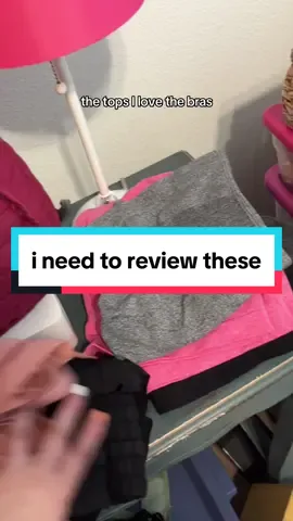 im actually so excited that i can request free samples now! send me any products you want me to tryyyyyyy ! i havwnt made a full video on the high neck tanks or the hair extentions so i need to get on that #tiktokshopreviews #productreview #fashiontiktok 