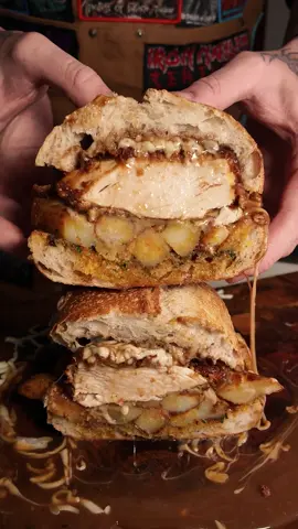 Chicken, chips and gravy 🤤 #food #Foodie #foodtiktok #FoodLover #sandwich 