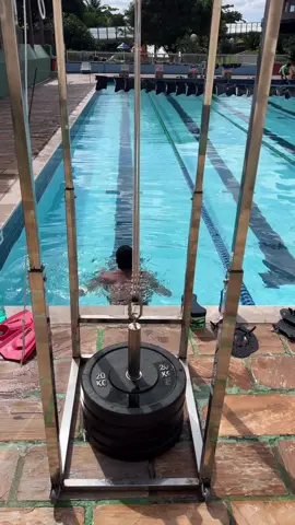 The strength... 🥵 💪 📹 (IG) @messiasfelipe_ Swimming training session. #Olympics #Sports #Swimming #Training 
