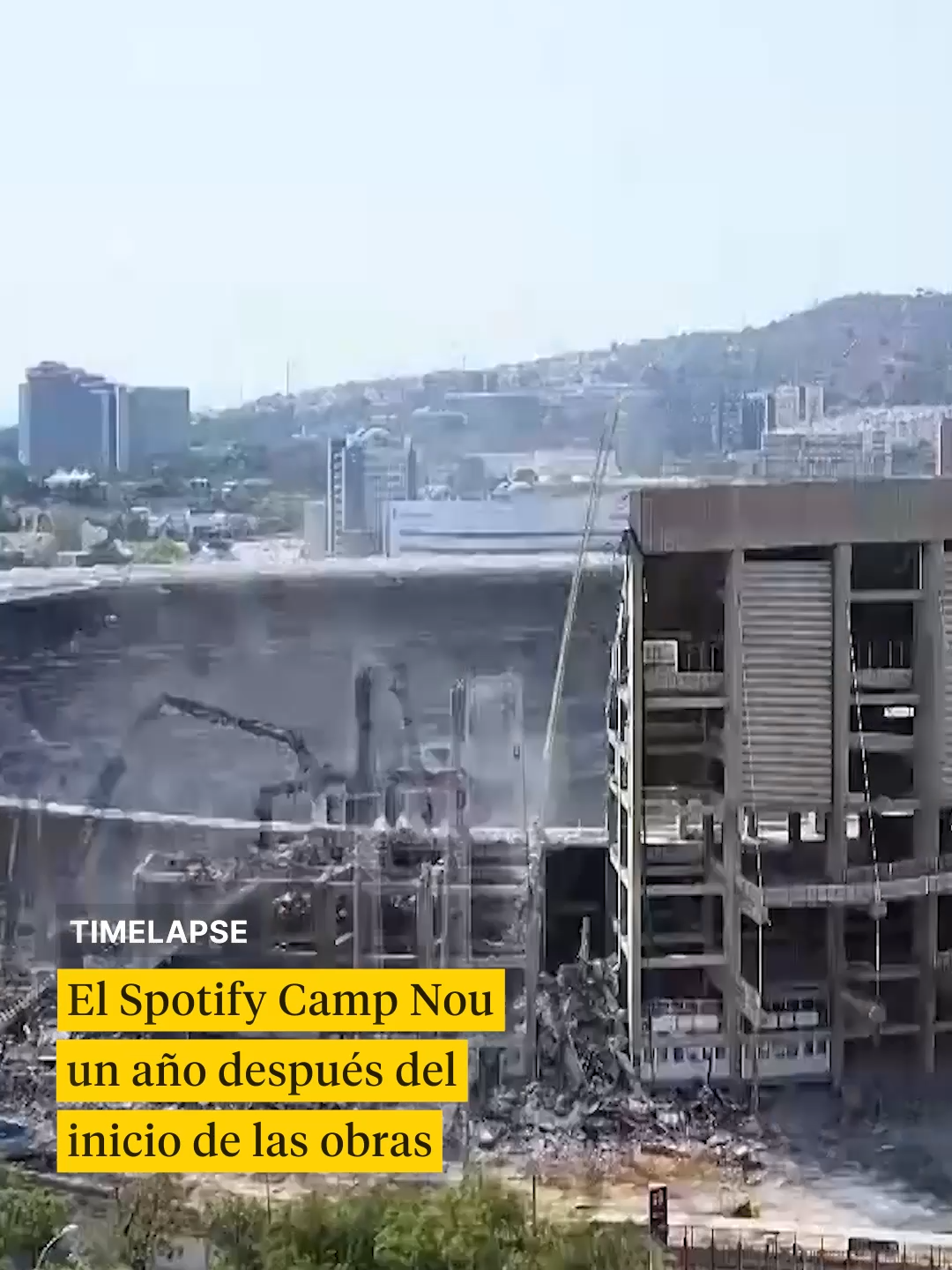 Se cumple un año desde que comenzasen los trabajos de remodelación del nuevo Spotify Camp Nou y el FC Barcelona ha querido conmemorar esta fecha compartiendo nuevas imágenes de cómo avanzan las tareas de demolición y construcción del templo blaugrana.   La más espectacular es un impresionante video ‘time-lapse’ en el que se puede ver cómo han evolucionado los trabajos de construcción desde que entrasen las primeras excavadoras el 1 de junio del año pasado. La demolición dejó al descubierto las entrañas del estadio construido por los arquitectos Francesc Mitjans, José Soteras y Lorenzo García Barbón. #barça #campnou #parati #foryou #fypsounds