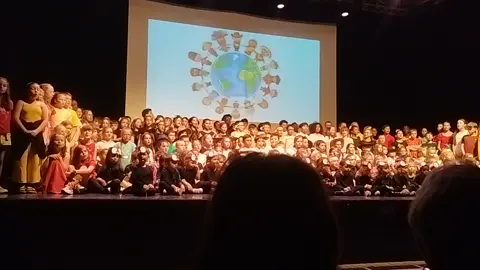 PS, MS, GS, ULIS, CP, CE1, CE2, CM1, CM2 chante autour du monde en 80 jours