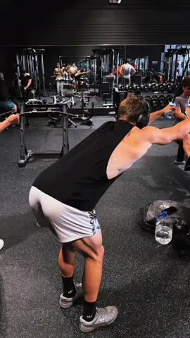 Very solid back day today #backday #bodybuilding #pump #mindmuscleconnection #fitnesstips