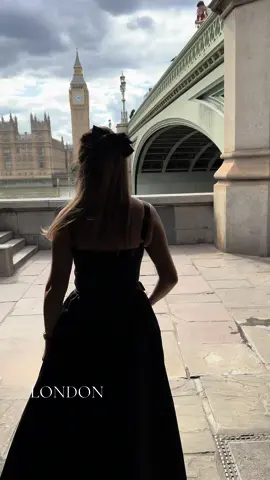 Big Ben 🖤#londonlife #bigben#westminster#london#londontiktok#viral#amazing#blackdress#PlacesToVisit #PlaceToVisit #tiktok#londonlife🇬🇧 #❤️#🇬🇧 