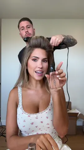 A very chaotic GRWM for the Bikeriders premier 🥰 @Ruslan Nureev on hairrrr 