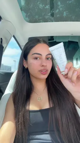 @Drunk Elephant has answered my prayers with their new and improved Umbra Mineral Creams now available in 3 shades! As a D-Bronzi drop lover, “Cocoa” is my favorite🤩 Let me know in the comments which one you want to try! #DrunkElephantPartner