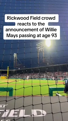 The crowd at Rickwood Field is told of the passing of Willie Mays during the game between the Birmingham Barons and Montgomery Biscuits. Mays grew up in Birmingham and went on to become one of the best baseball players ever. He played baseball with the Birmingham Black Barons at Rickwood Field. #baseball #williemays #rickwoodfield 