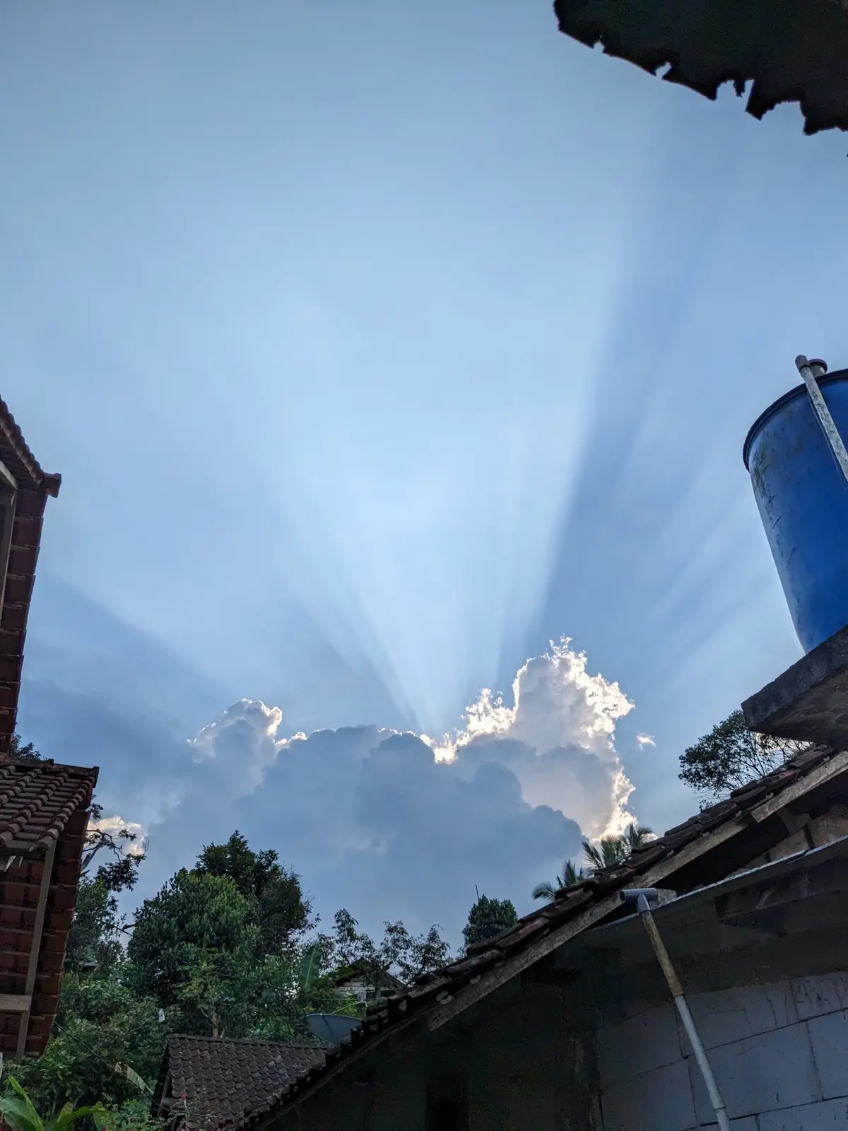 Shoot on google pixel 6a #fyp #JelajahLiburan #4u #sky #clouds #foryou #lewatberanda 