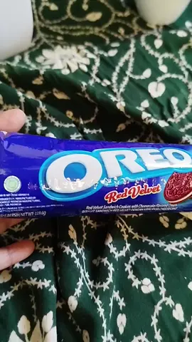 oreo biscuit red velvet reguler 119.6g untuk jajanan keluarga#oreo #oreobiscuit #murahbanget #viral #fyp #fyppppppppppppppppppppppp #racuntiktok
