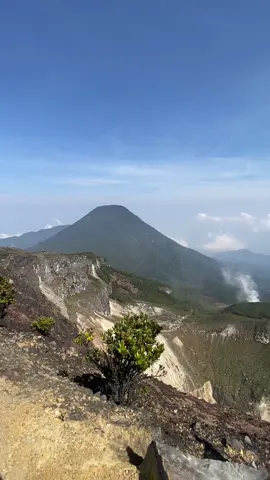 #Hiking #mtgede #mountain #healing #vibes #gununggede 