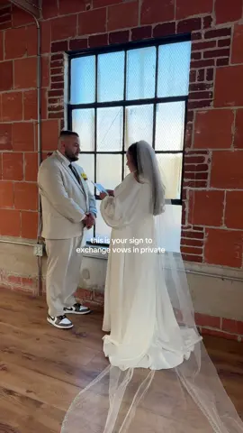 Exchanging vows in private is so sweet & intimate— I highly recommend it, especially if you don’t feel comfortable doing it during the ceremony #sandiegoweddingcontentcreator #weddingcontentcreator #weddingvows 