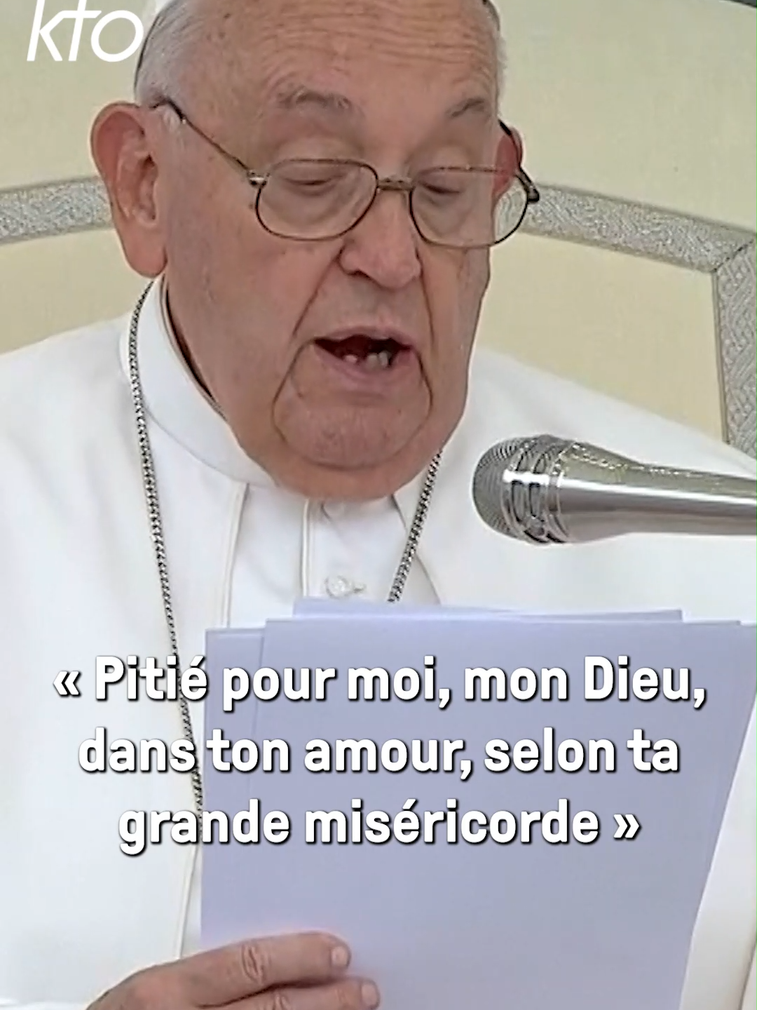 « Prenez l’habitude de prier avec les #Psaumes, je vous assure que vous serez heureux », affirme le Pape à l’#AudienceGénérale, invitant les fidèles à « faire de cette année préparatoire au #Jubilé2025 une #symphonie de prière. »