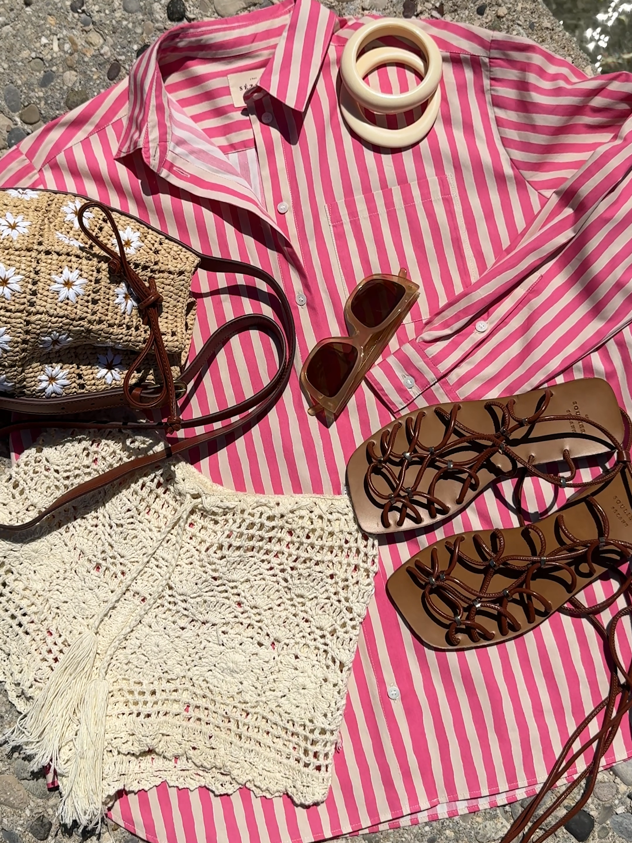 Outfit inspo ❤️ Perfect your beach-to-bar dressing with our latest Summer collection#sezane #OOTD #shirt #stripedshirt #pinkoutfit