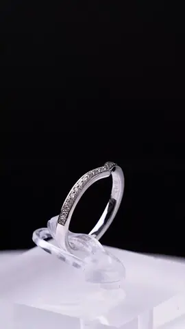 Explore the stunning artistry of our jewelry videography in this captivating showcase! #jewelry #weddingring #jasavideoproduk #jasafotoproduk #iklan #commercial #videoproduk #fyppppppppppppppppppppppp 
