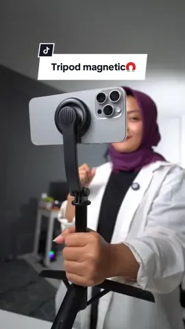 Masih repot harus masang HP ke mounting tripod?🥱 Introducing KiiP Selfie03 - Tongsis tripod bluetooth magnetic! Yes, pake sistem magnet yang kuat kaya gini jadi bikin gampang nempelin HP ke tripod dan tenang aja masih dapet mounting universal untuk HP selain iPhone 12 ke atas🙌 ✅Foldable, dapat diputar 360° ✅Tiang teleskopik dengan ketinggian hingga 104cm ✅Remote bluetooth untuk penggunaan jarak jauh ✅Magnetic holder yang kuat #kiipwireless #tripod #tongsis #tongsisbluetooth #tripodmagnetic  