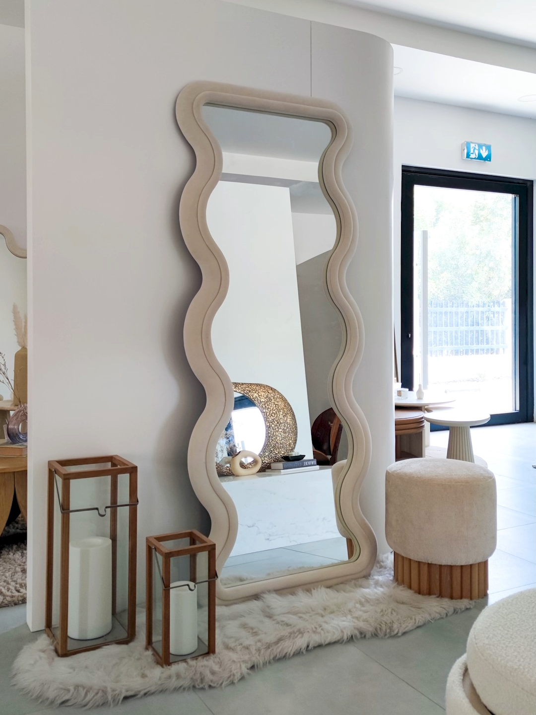 Reflect your unique style with our custom-made mirror featuring an elegant fabric finish🪞. Proudly Made in UAE. Hats Interiors + Cell Industries #uae #dubai #hatsinteriors #project #presentation #factory #furniture #design #designer #decor #decoration #interiors #interiordesigner #interiordesign #interiordesignerdubai #custommadefurniture #customized #customized #woodworking #wooddesign #woodcarving #interiorfitout #fitoutcompany #fitoutcompanyindubai