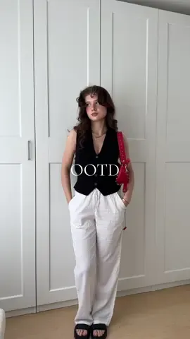 linen pants all summer long 💋 #OOTD #outfitoftheday #outfitinspo #outfitideas #summeroutfit #classyoutfit #waistcoat #vest #oldmoney #Summer #summeroutfit 