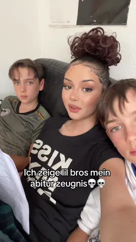 Jetzt muss ich nur noch mama mein zeugnis zeigen😥😥😥 #woistlena #berlin #abitur #abitur2024 #lilbros 