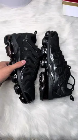 Modelo escolhido por um dos nossos clientes ⚡️ Vapormax Plus disponíveis na mega tenis multimarcas 🥇