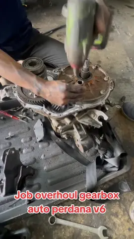 Job overhaul gearbox auto v6#protonperdanav6 #protonperdana #myautopart #perdanakelate #perdanalovers #perdanav6alfa #fyp #kronimyautopart #perdanav6 #pomenkampung #