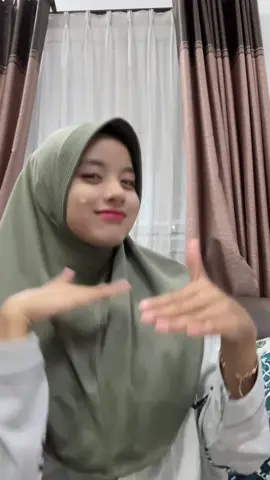 Enak juga lagunya 🤭