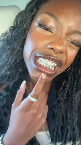 ⭐️ Myra’s grillz ⭐️