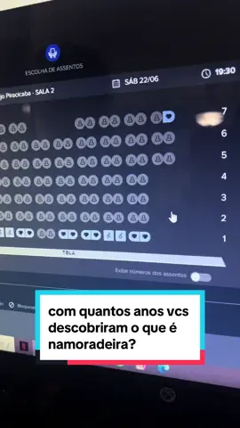 com quantos anos vcs descobriram que tem namoradeira no cinema??  #cinema #namoradeira 