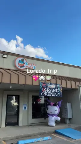 Make sure to check out Snow Ice Cream & Tea and Snow Mart!!  📍Snow Mart  611 Shiloh Dr #laredotx #snowmart #kawaiiaesthetic #clawmachine #kawaiigirl #anime #stationaryaesthetic #grandopening  #fypage 