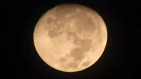 moon is beautiful, isn't it? din #moonvibes  #moon 