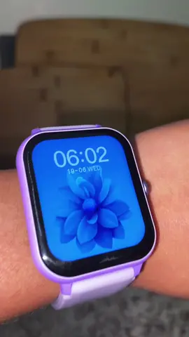 Such a great smart watch i like that it tracks my steps and tells me how many calories i’ve burned! #smartwatch #watch #steptracker #smartwatchviral #fypage #fypシ゚viral 