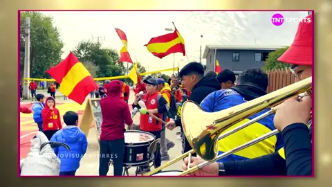 🤩⚽🇨🇱 UN SEMILLERO VIÑAMARINO Una población de esfuerzo, sacrificio, y mucho fútbol. Con mucha emoción, la Presidenta del Club Deportivo Unión Glorias Navales, Gabriela Díaz, nos contó su felicidad por lo que ha logrado el equipo, y la ilusión que les genera jugar ante Universidad Católica por la #CopaChile Coca Cola Sin Azúcar. 📹📲 ¡Revisa el reportaje completo en nuestro canal de Youtube!