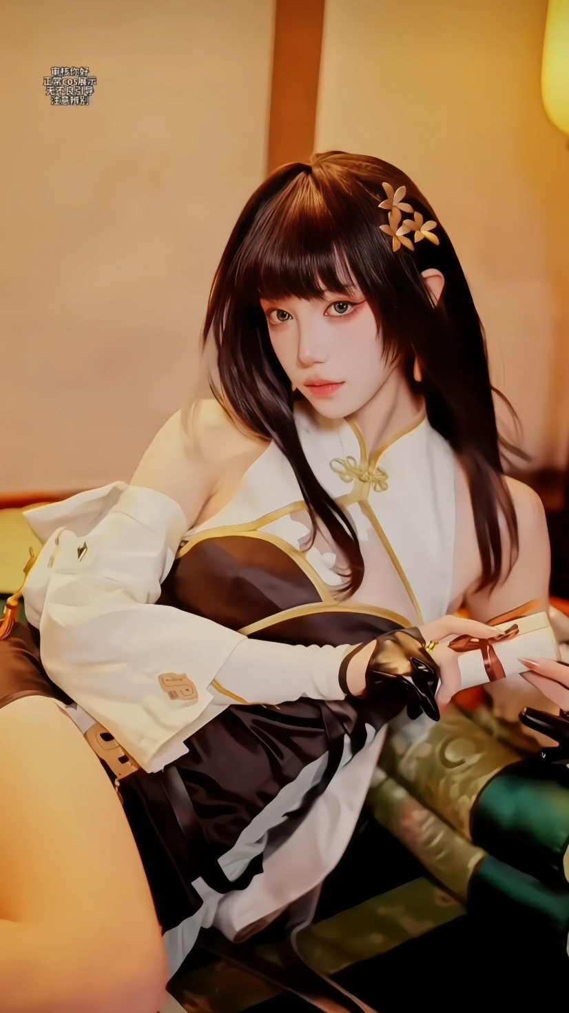 #cosplay #cosplayer#wutheringwaves  #douyin抖音 #douyin #china🇨🇳 #tiktokviral #zyxcba #xuhuong #viral #fypp #foryoupage❤️❤️  姐的大招是摸腿 不是让你拖后腿  #鸣潮全球公测开后 #鸣潮 #cos #鸣潮白 芷 #白芷