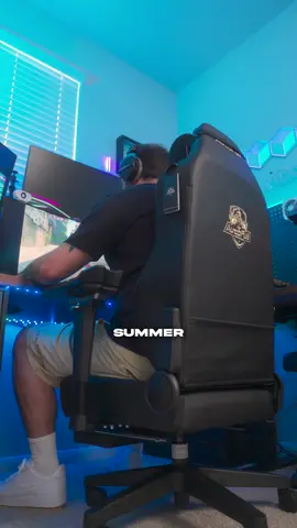 A gaming chair.. WITH AIR CONDITIONING? This is the AutoFull M6 Gaming chair, a super high end and high comfort option for gamers! If you want a high tech setup, this thing is definitely worth checking out! . #gamingchair #GamingSetup #gaming #autofull #autofullm6 #ergonomicchair #blendedgtalks #aboveaveragefps 