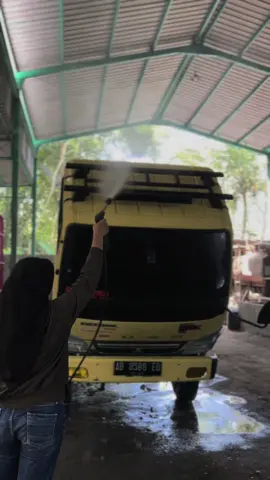 Pesona yange uwong😬🦶🤪🤙 @anita #putradewisri #canterhdx #truckmodifiedindonesia #fyp 