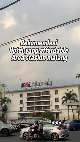 rekomendasi hotel di malang ✨🤩 Walkinh distance ke stasiun dan tempat lain nya. Cocok banget buat tempat singgah / transit kreta. Harga juga affordable bisa book di agoda / traveloka yaa. #alohamalang #hotelalohamalang #hotelmalang #stasiunmalang #santwentysixjourney 