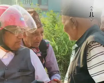 • आजकाल दाजुभाइमा घर झगडा हुन्छ, पानी बारा बार हुन्छ । हेर त पहिलेका दाजुभाइको माया। हाम्रो समाज कहाँ तिर जादैछ भन्ने सन्देश यहि बाट थाहा हुन्छ।