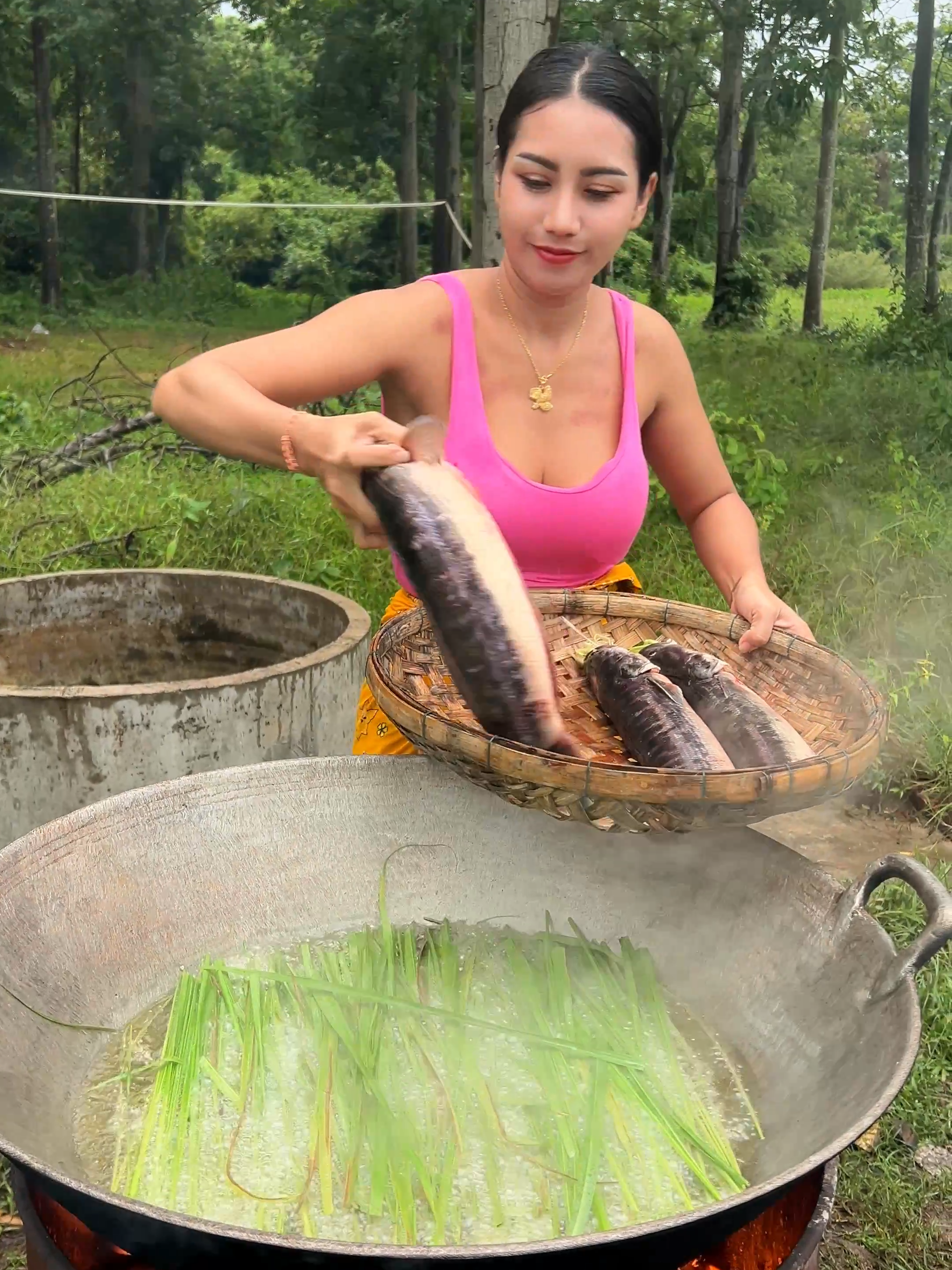 Cooking fried fish with yellow and green chili recipe and eat #Foodie